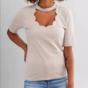 Buckle Willow Root Scalloped front tshirt